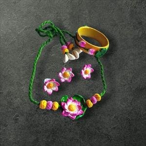 Sexy Clutches: How to Buy & Wear a Designer Clutch Bag